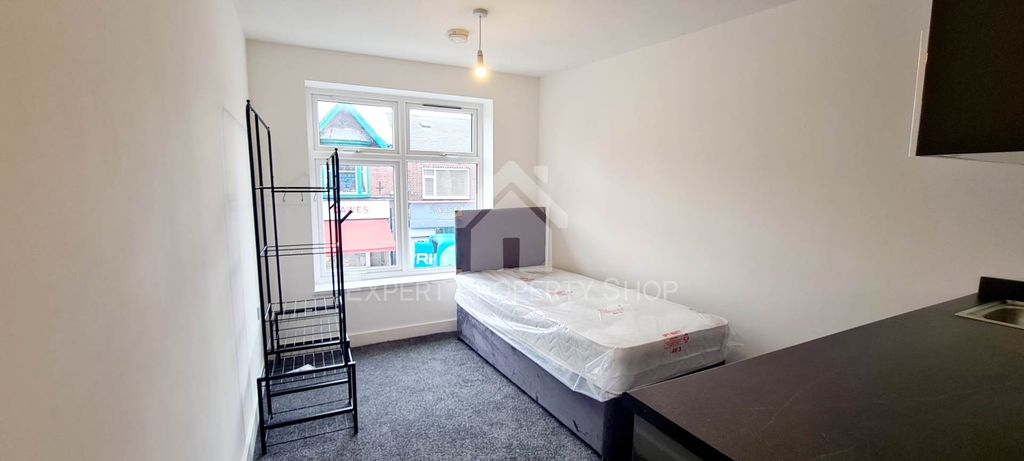 Property photo 1 of 3