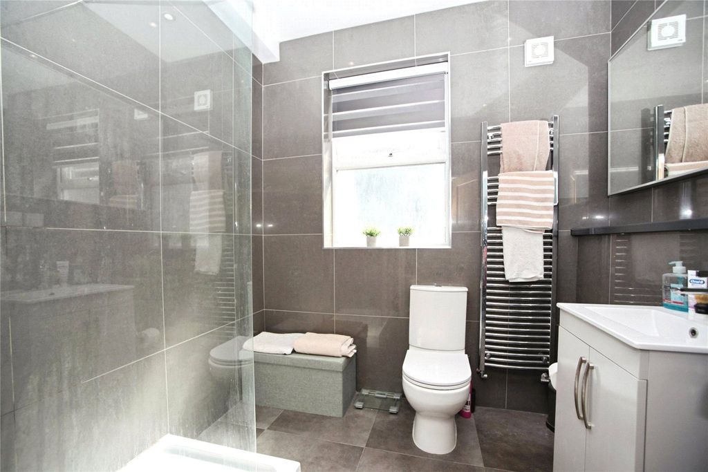 Property photo 3 of 17 Picture No. 02