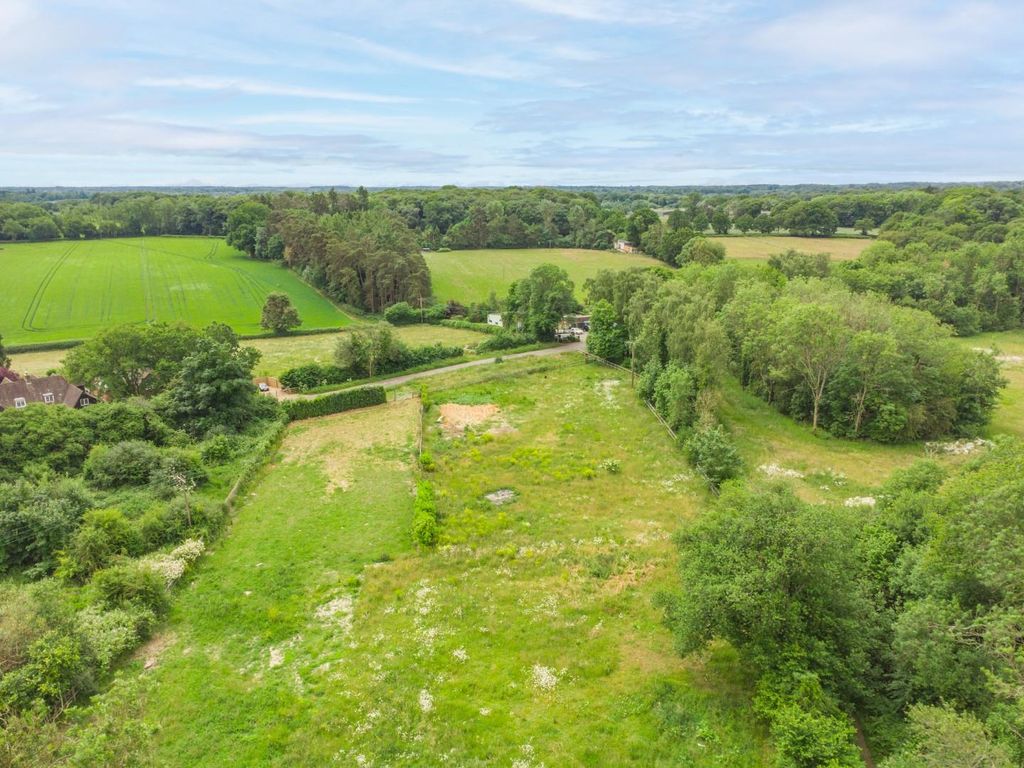 Property photo 1 of 3