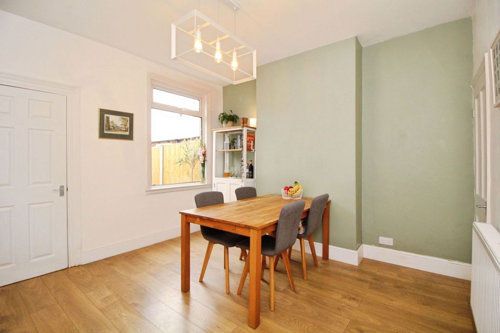 Property photo 3 of 24