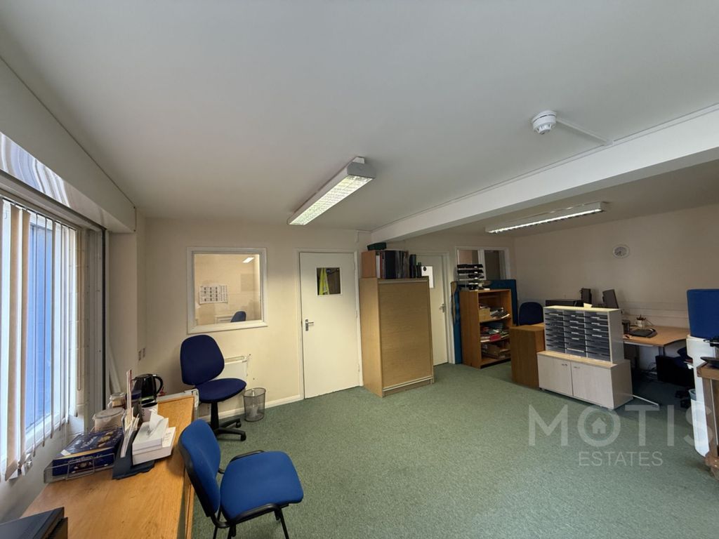 Property photo 3 of 11 Photo 2