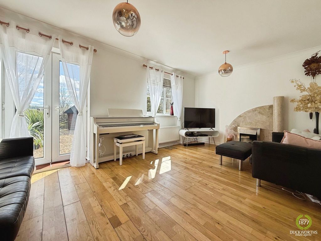 Property photo 2 of 26