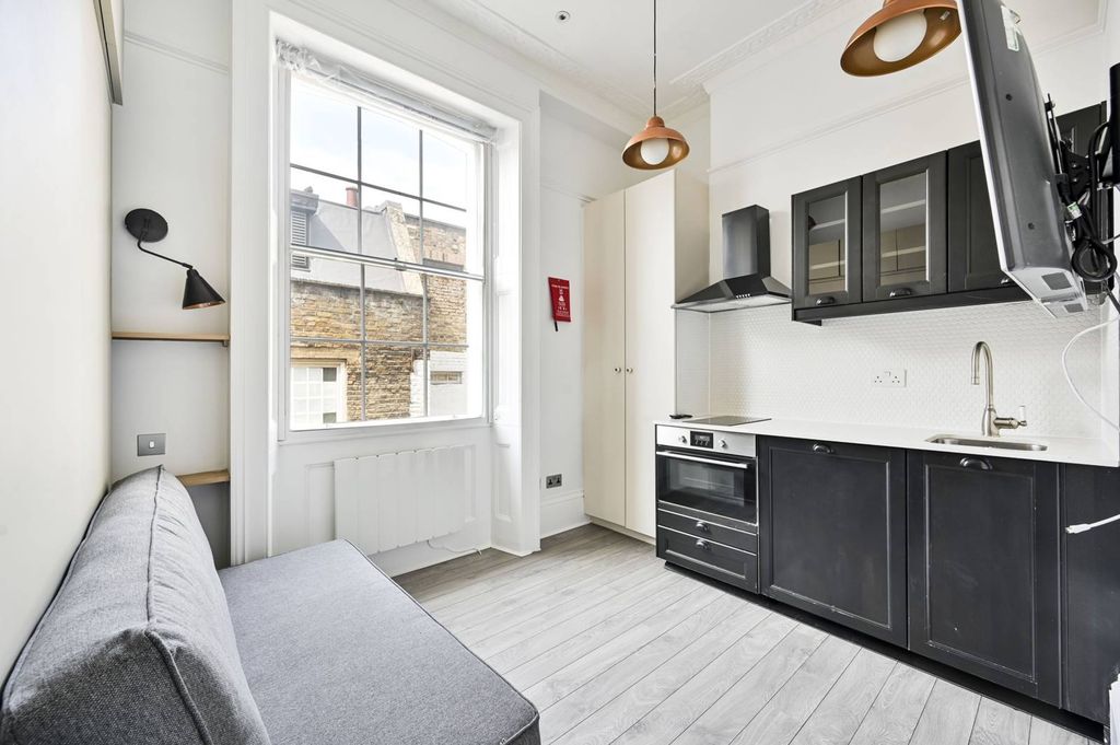 Property photo 1 of 3