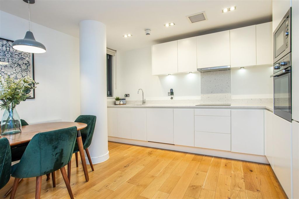 Property photo 3 of 16 Kitchen