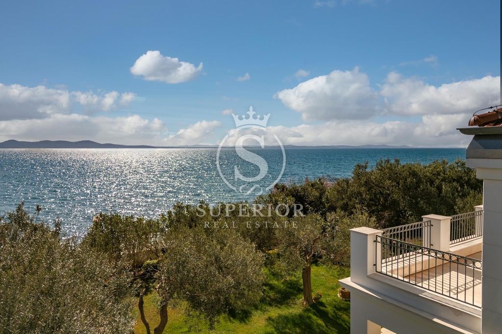 Property photo 2 of 33