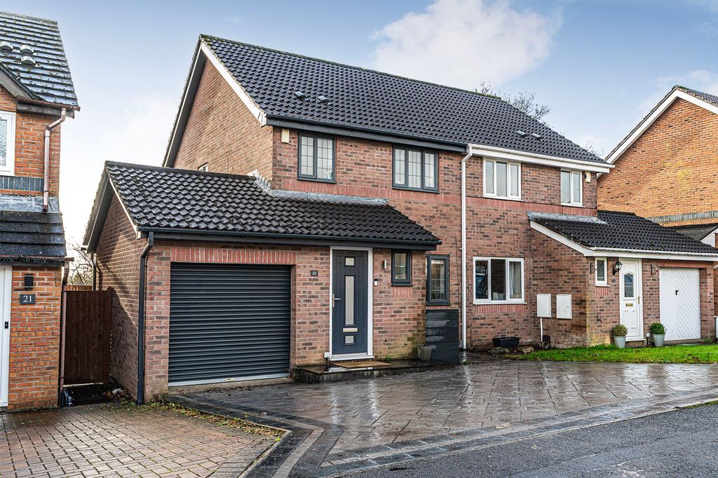 Property photo 2 of 30