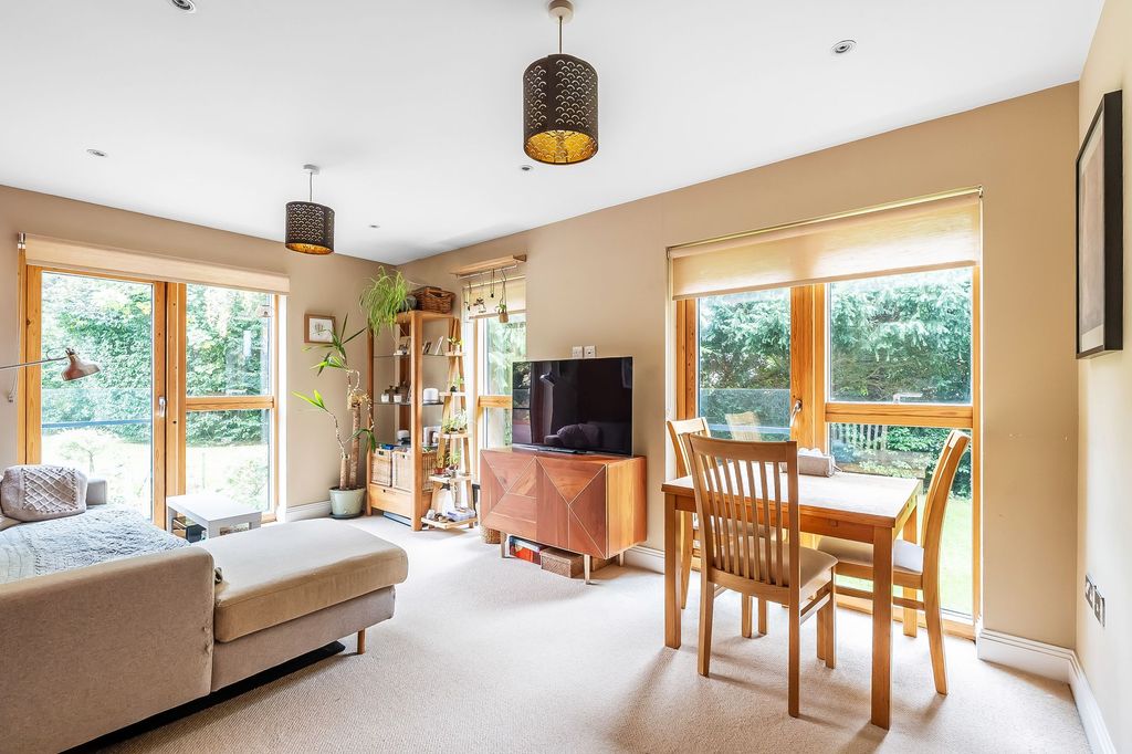 Property photo 2 of 23