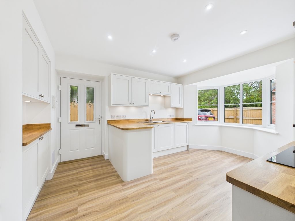 Property photo 2 of 18 Breakfast/Kitchen