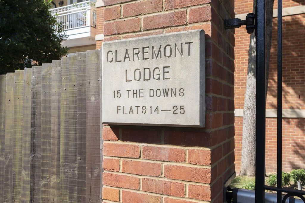 Property photo 3 of 28 24 Claremont Lodge,10.Jpg