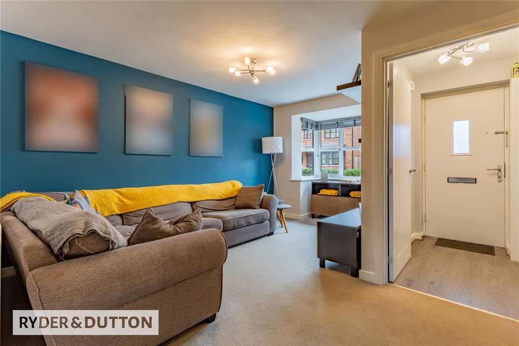 Property photo 2 of 20 Lounge