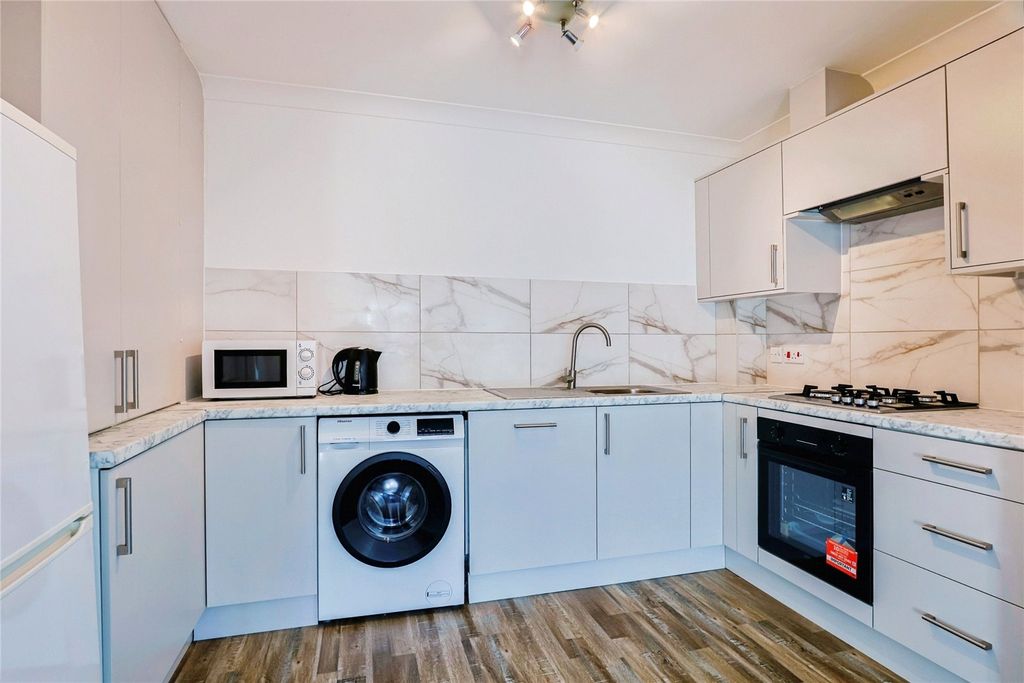 Property photo 3 of 20 Picture No. 16