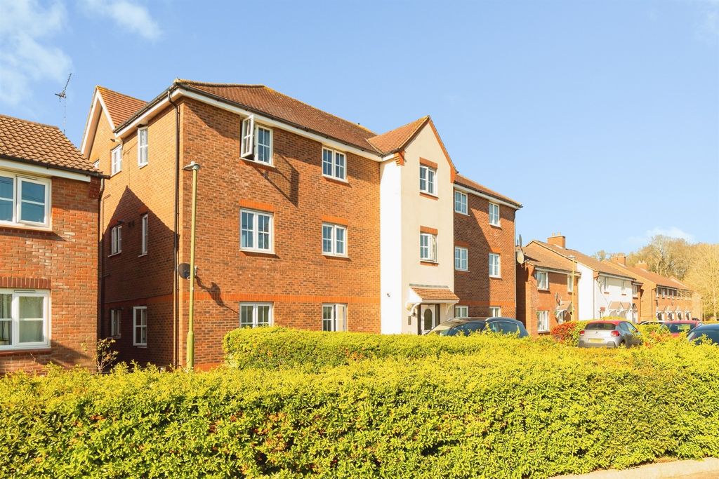 Property photo 1 of 12