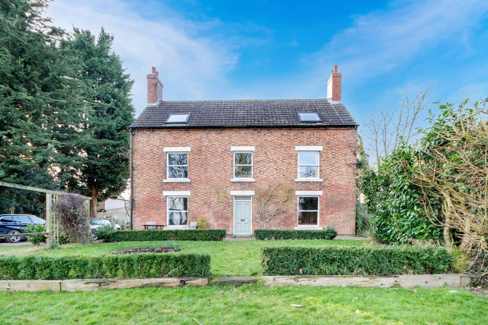 Property photo 1 of 33