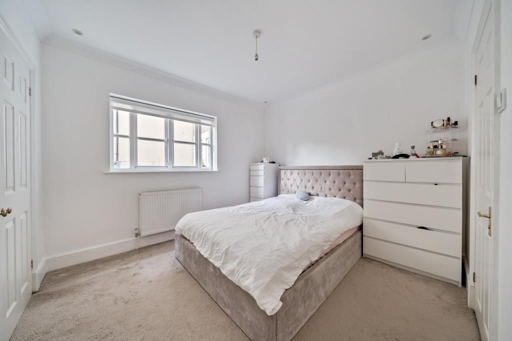 Property photo 3 of 10 Bedroom