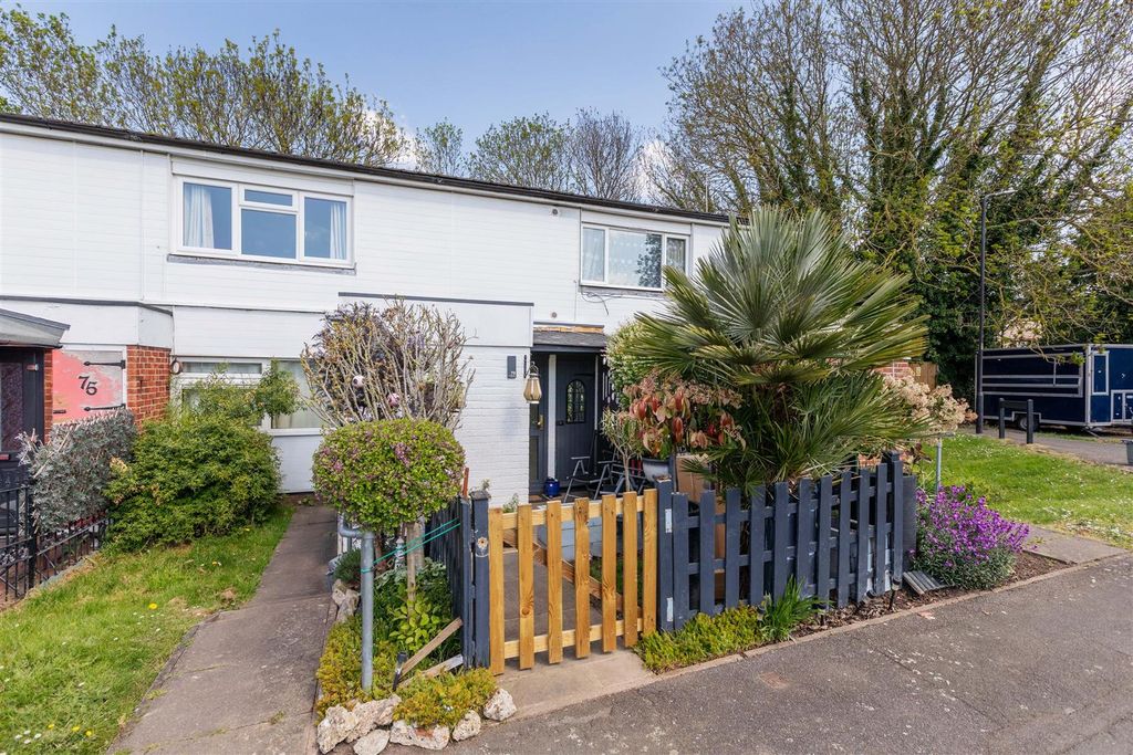 Property photo 1 of 12 79 Burchetts Road-3.Jpg