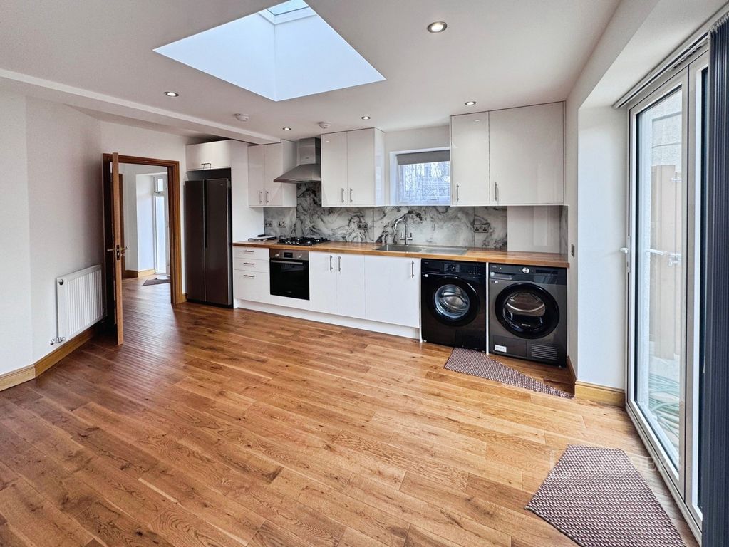 Property photo 3 of 7 Pbox-Img.Jpg