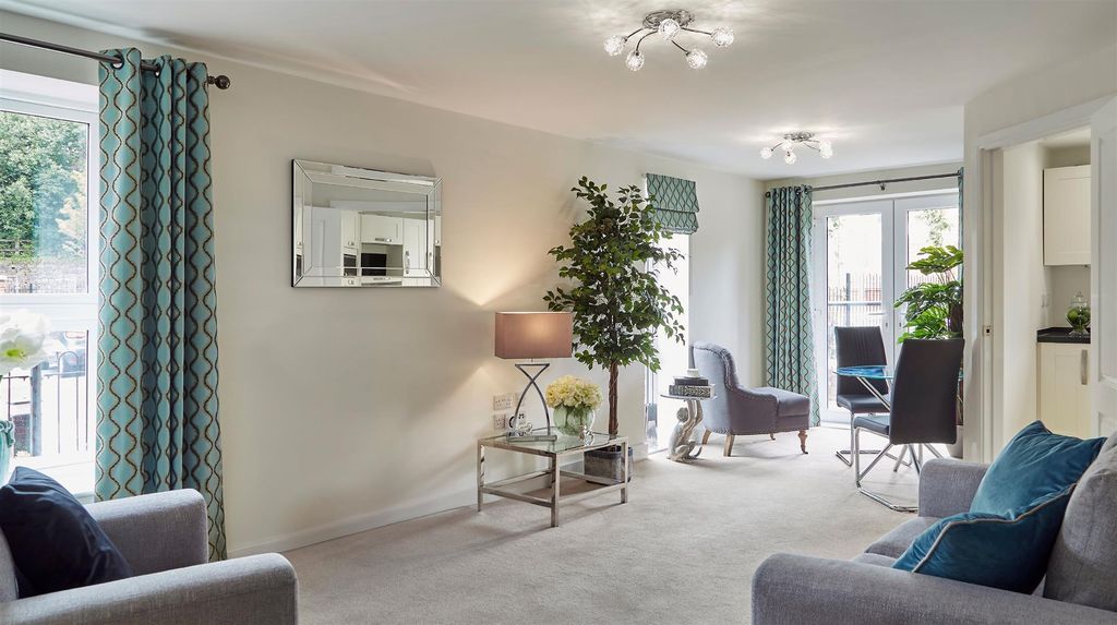 Property photo 3 of 14 2 Bed En-Suite? - 13, 31, 48, 59_Page_1.Jpg