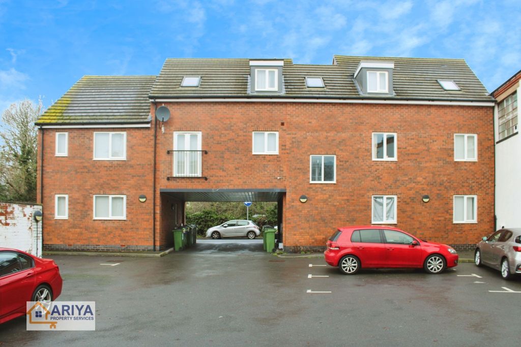 Property photo 3 of 21