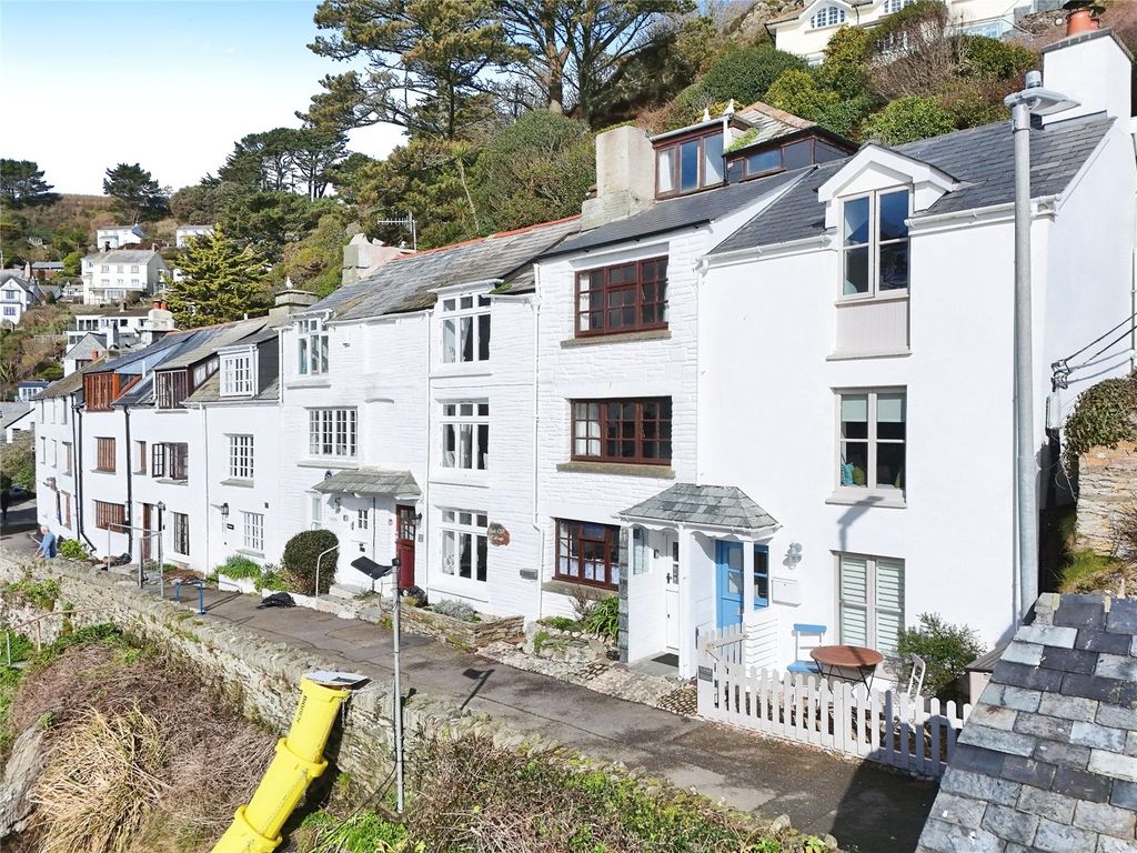 Property photo 2 of 28 Terrace