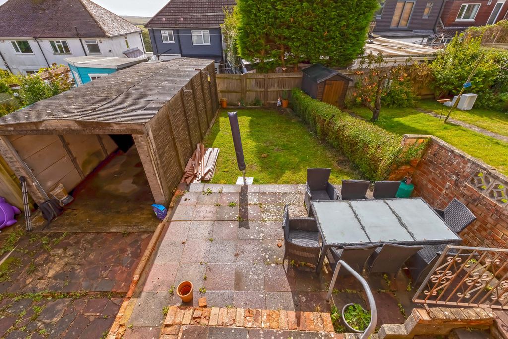 Property photo 2 of 19