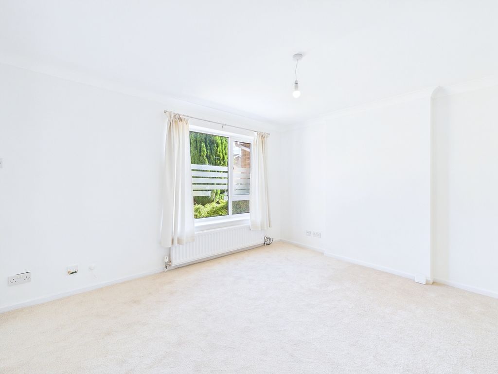 Property photo 3 of 12 Cam01909G0-Pr0507-Still004