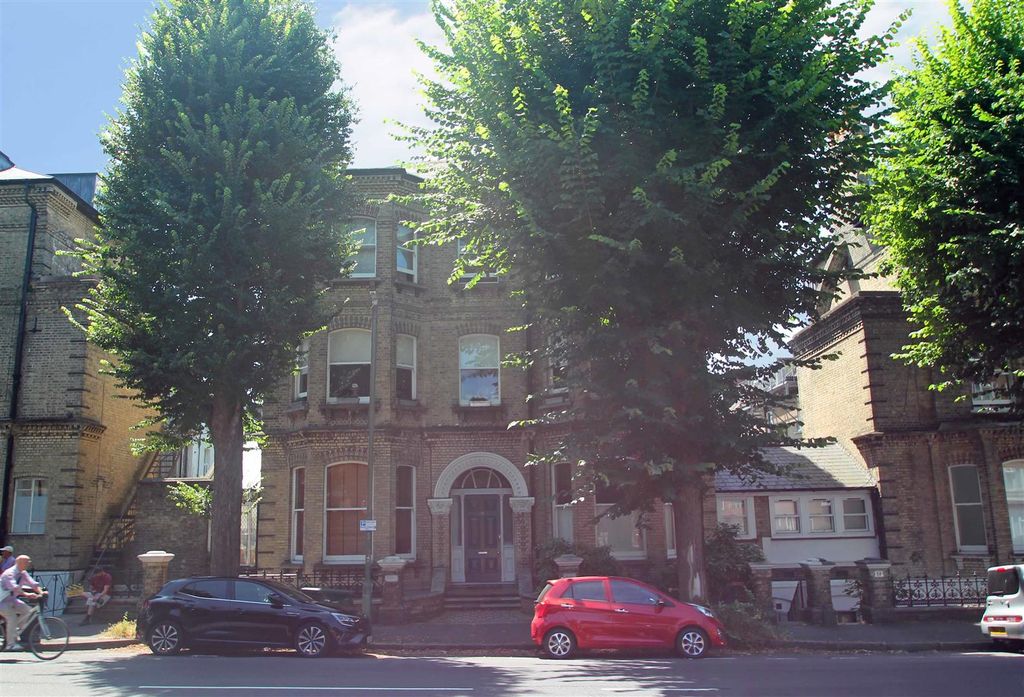 Property photo 1 of 11 Eaton Road