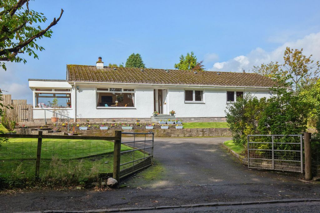 Property photo 2 of 50