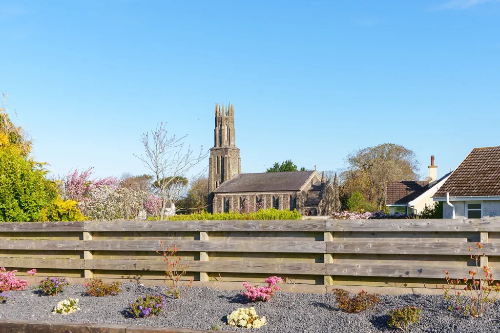 Property photo 2 of 24