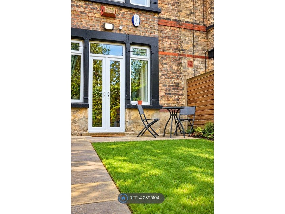 Property photo 2 of 35