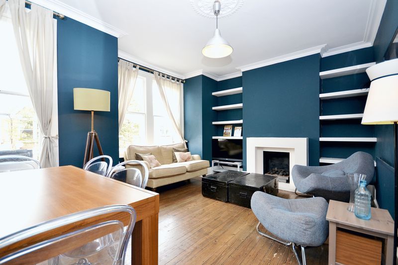 Property photo 1 of 7 Lounge