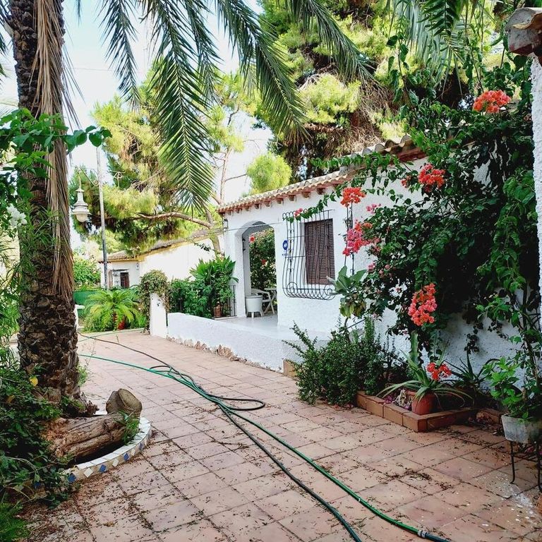 Property photo 2 of 50