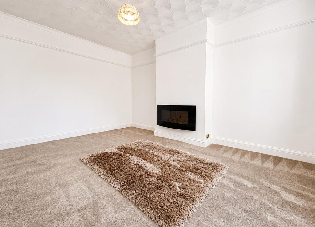 Property photo 3 of 17 12.Png