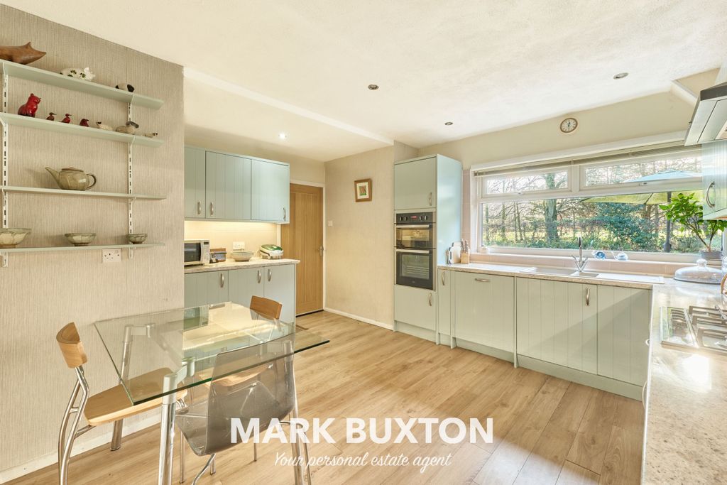 Property photo 3 of 33