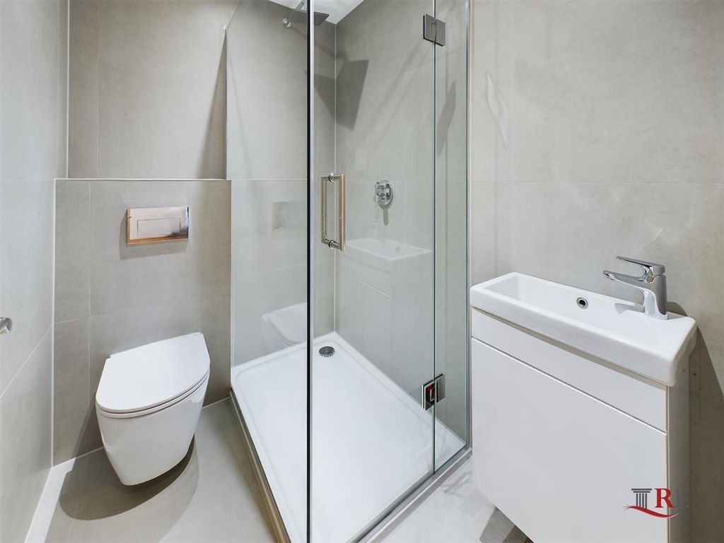 Property photo 3 of 3 En-Suite