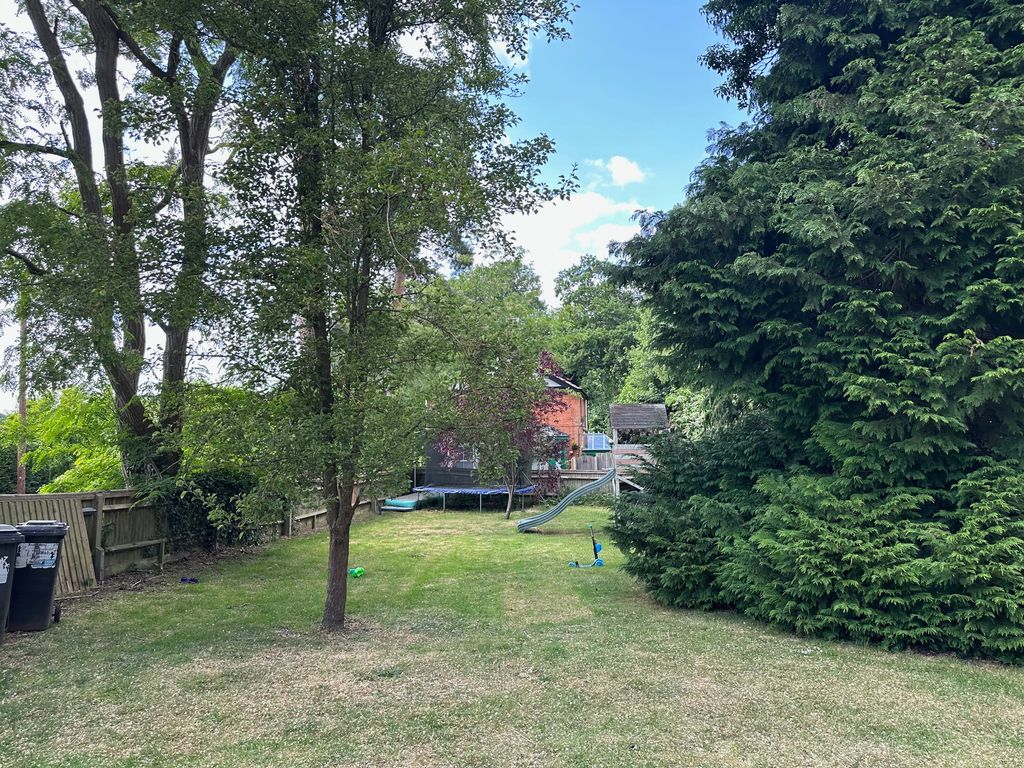 Additional image 10 of 2 bed flat for saleTruss Hill Road, Ascot SL5