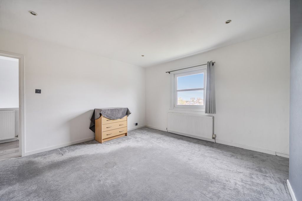 Property photo 3 of 15 Bedroom