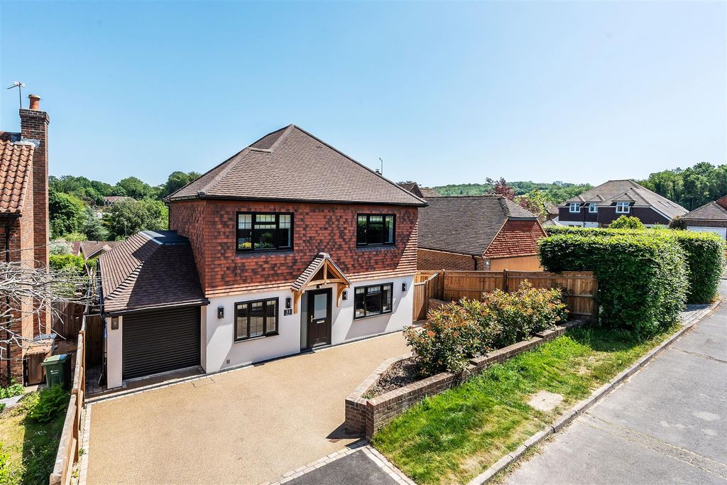 Property photo 1 of 17 Hillview-11.Jpg