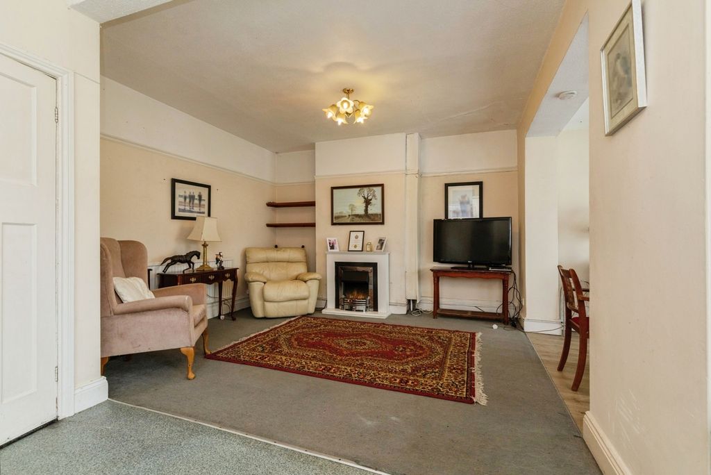 Property photo 3 of 20 Pbox-Img.Jpg