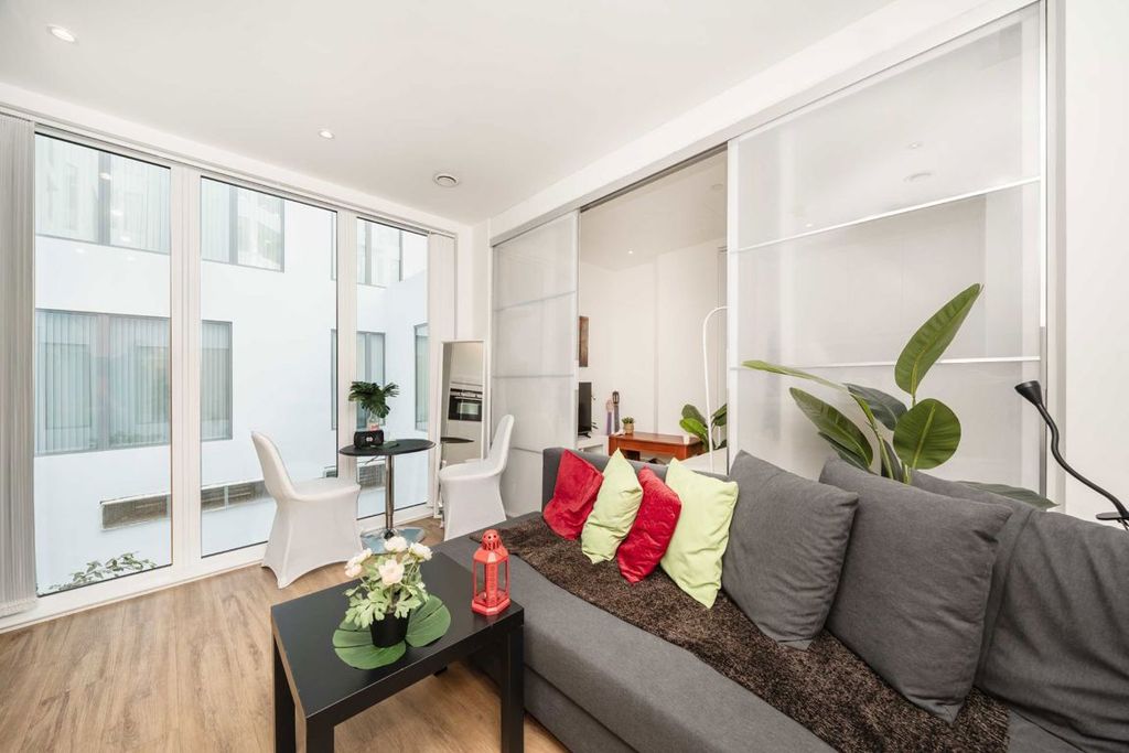 Property photo 2 of 5