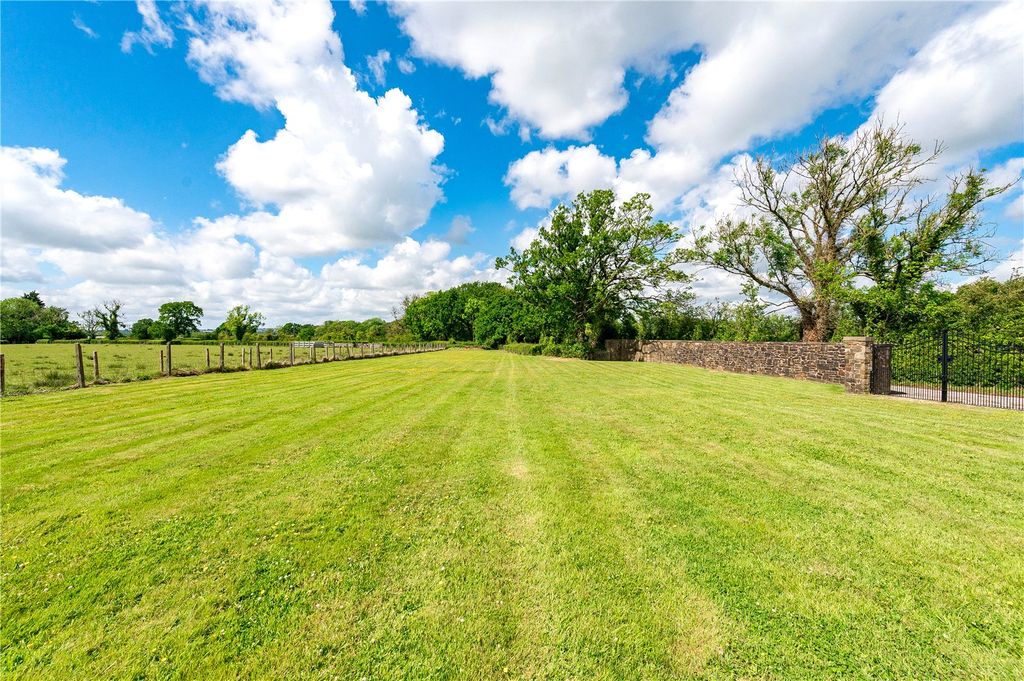 Property photo 3 of 53 Picture No. 03