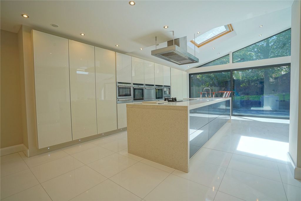 Property photo 3 of 29 Picture No. 20