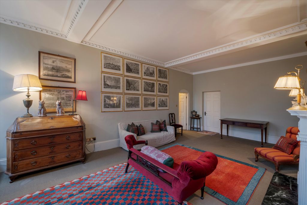 Property photo 2 of 21 Image