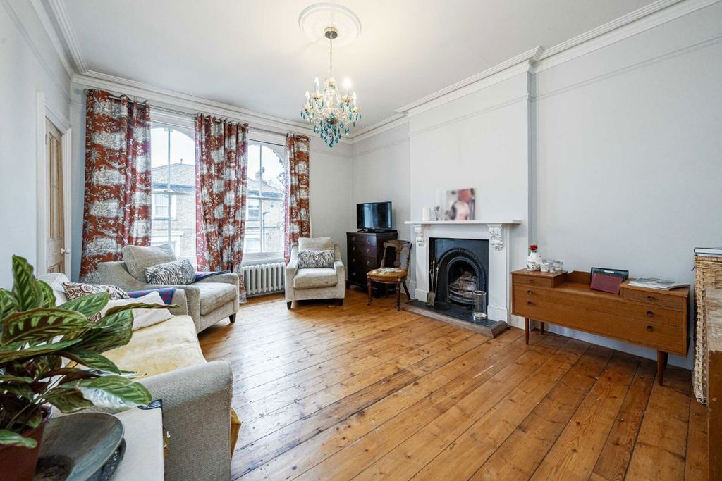 Property photo 2 of 7