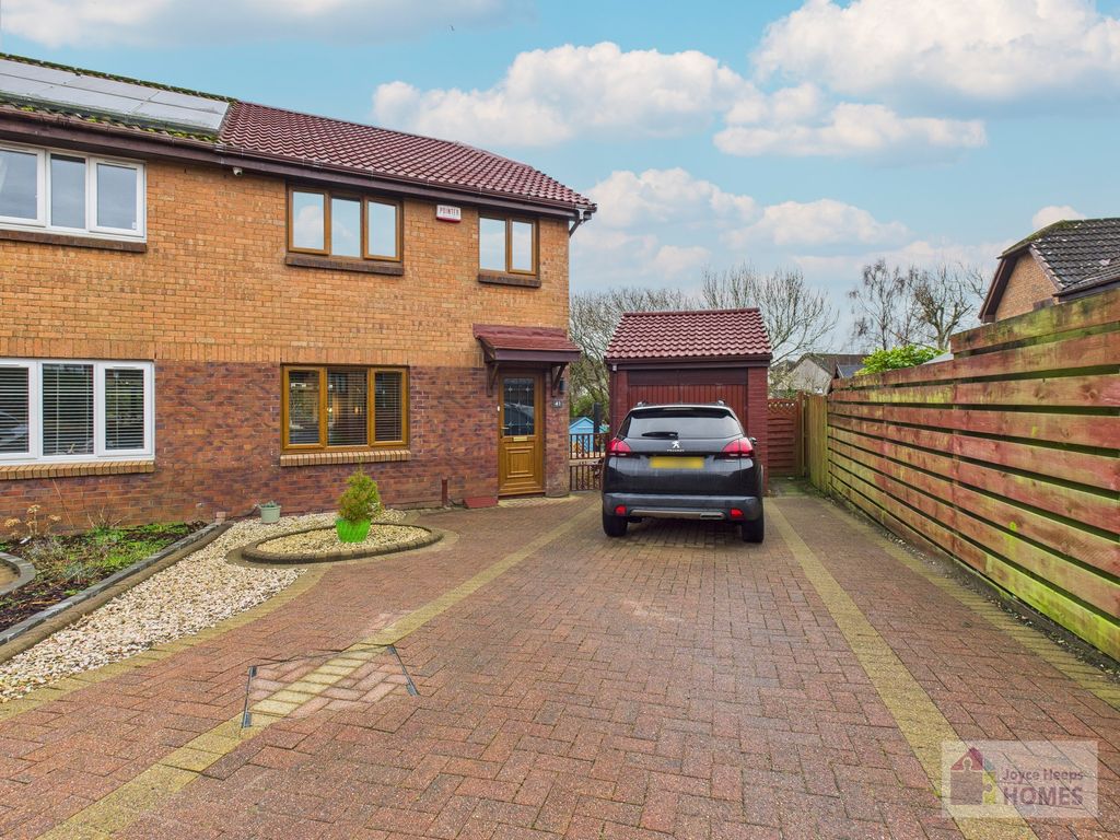 Property photo 1 of 28