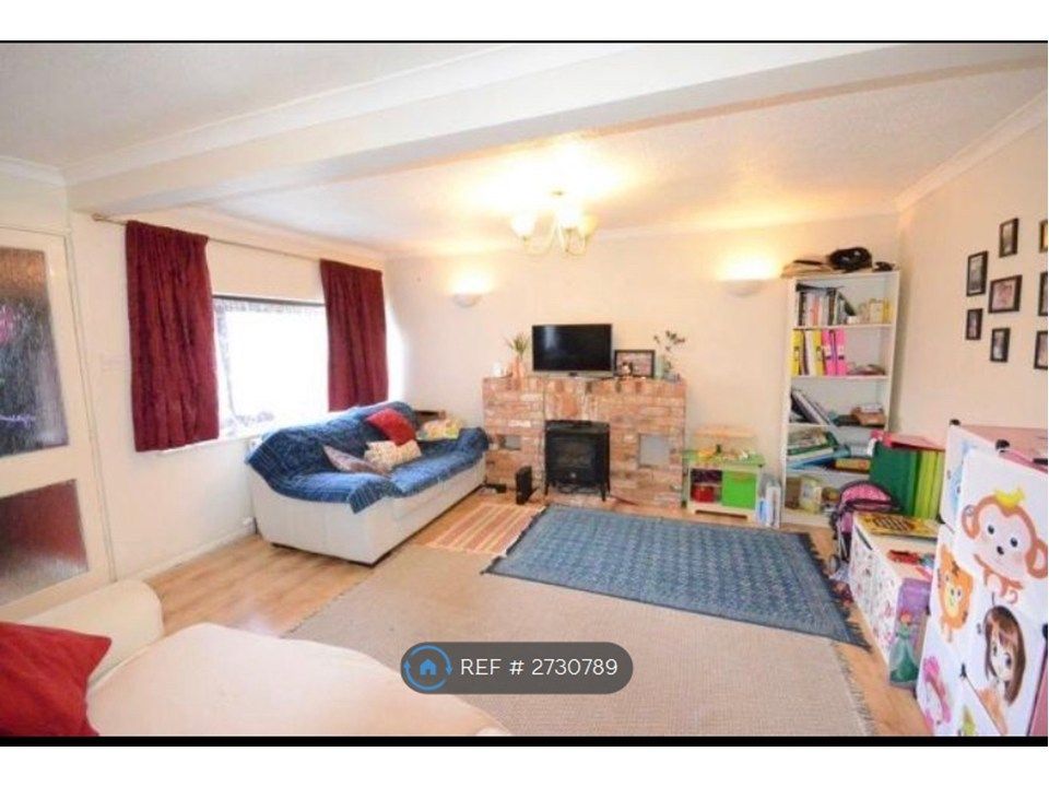 Property photo 3 of 10 Hall View