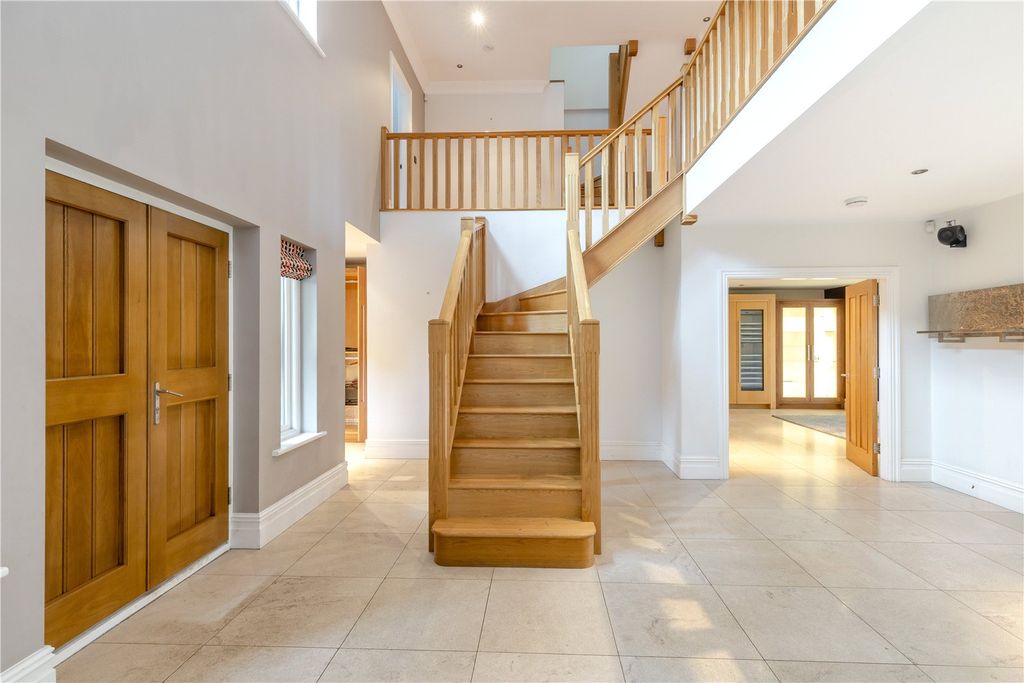 Property photo 2 of 25 Reception Hallway