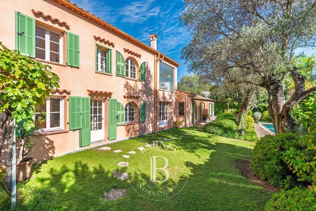 Property photo 2 of 23