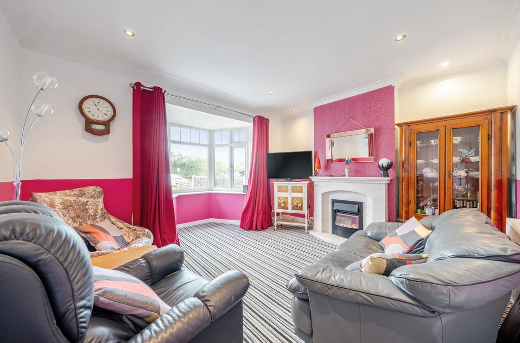 Property photo 2 of 13 1435982-8-69Ca611...