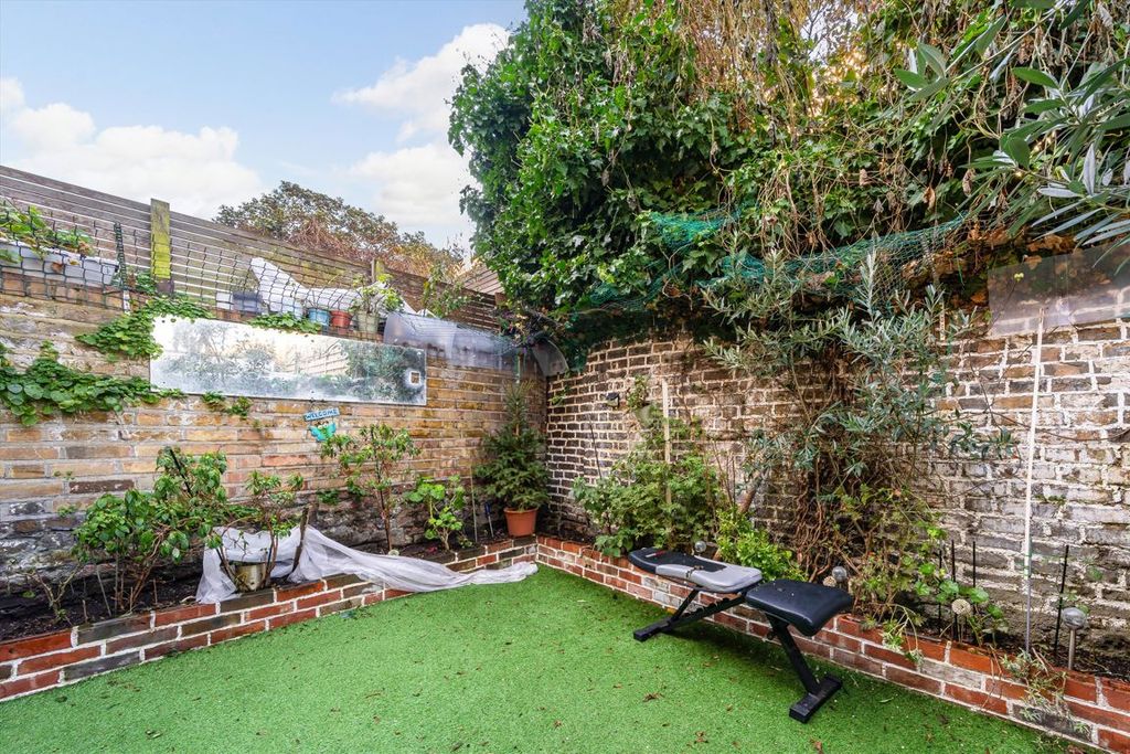 Property photo 3 of 11