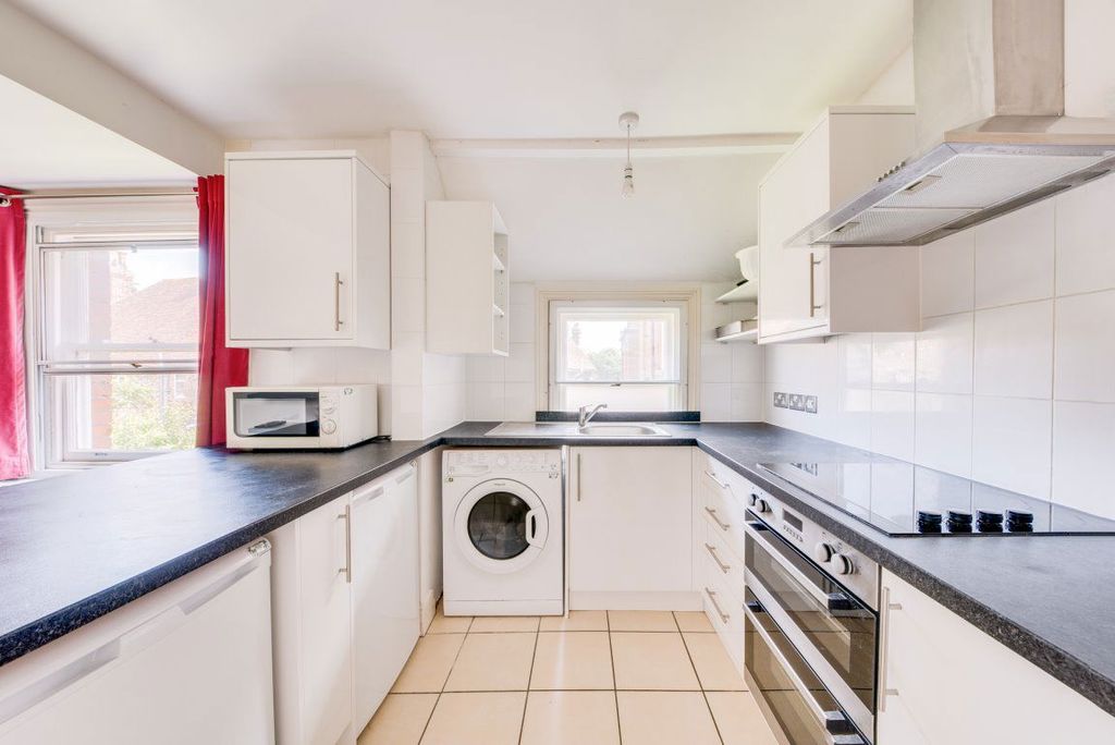 Property photo 2 of 23